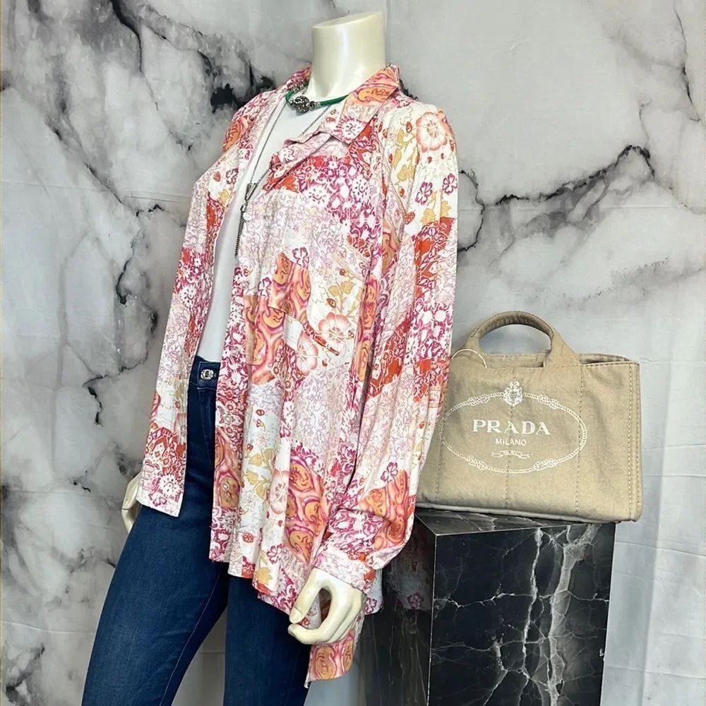 *Christian Siriano New Yorkโwhite pink, orange floral, print, long sleeve blouse